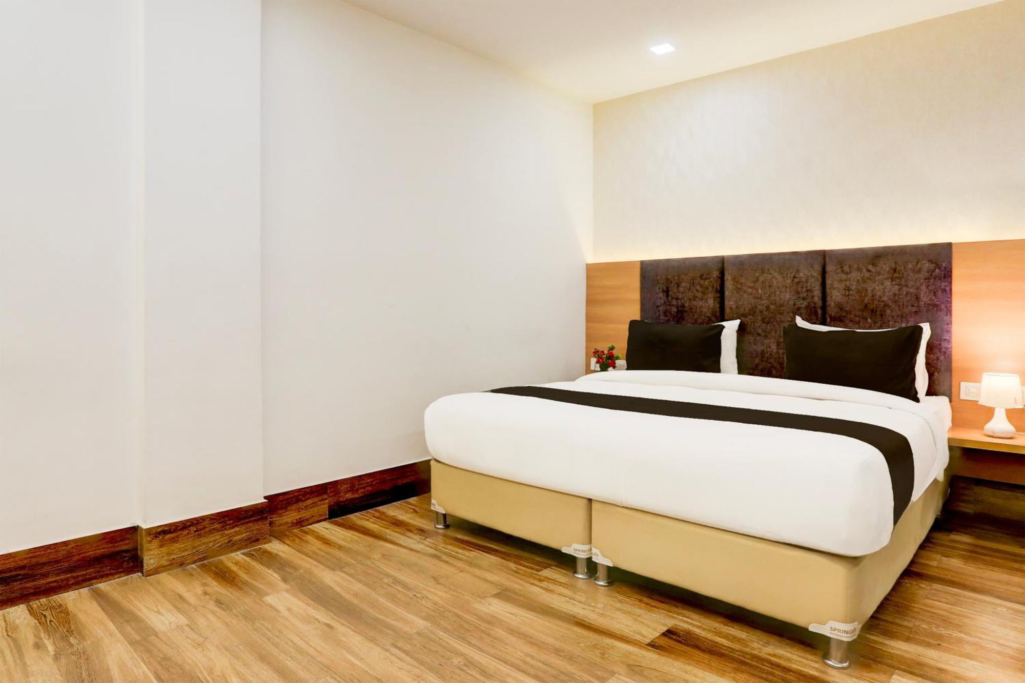 Palette Calista Premium Resort Samalkha Exterior photo