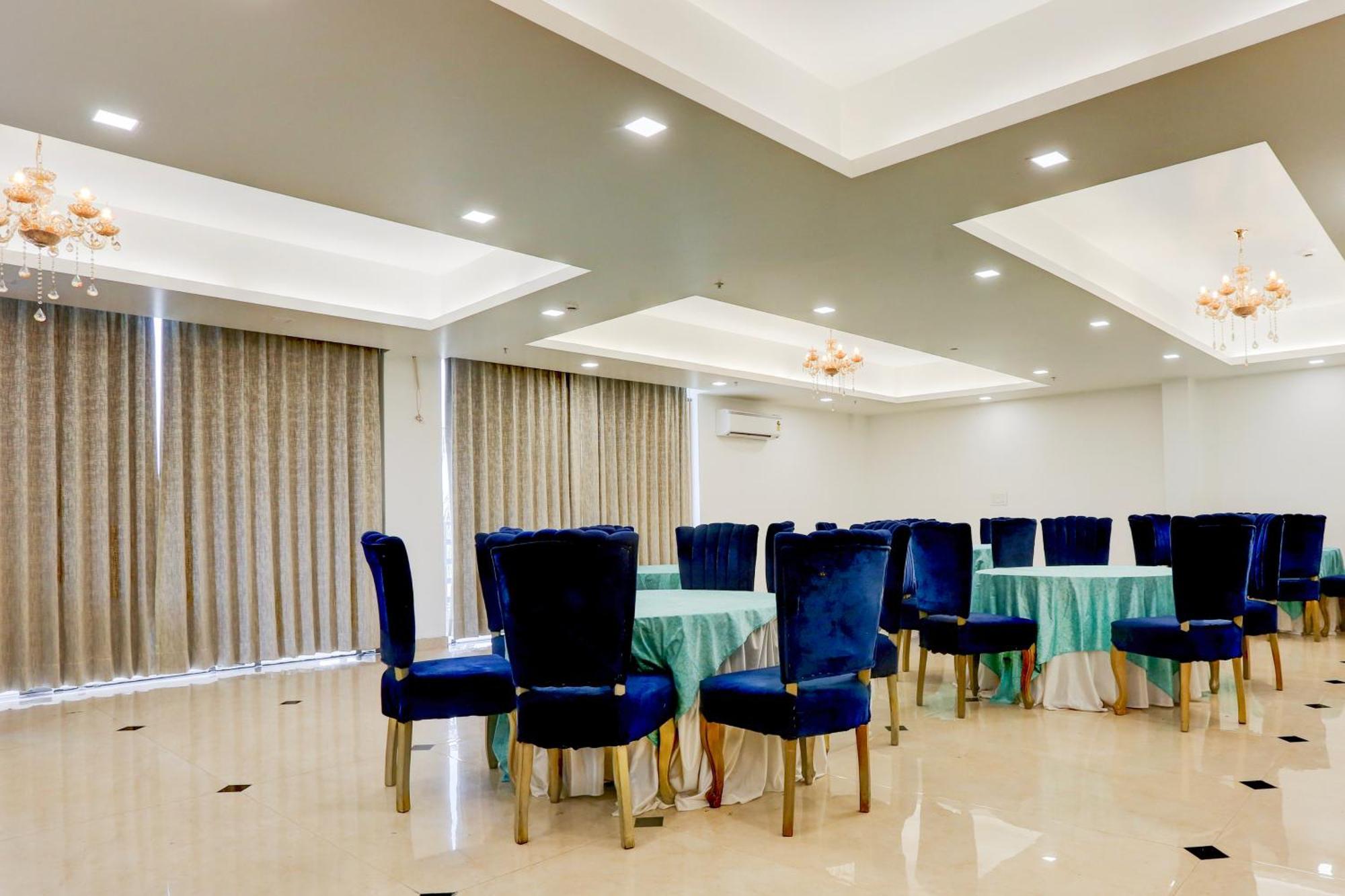 Palette Calista Premium Resort Samalkha Exterior photo